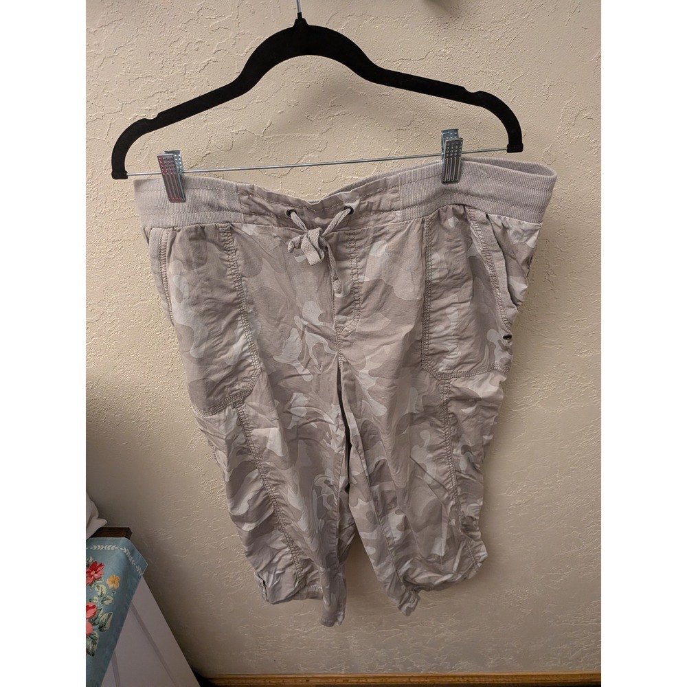 Natural Reflections Tan Camo Capri Womens 16 Cargo Utility Cropped Trousers